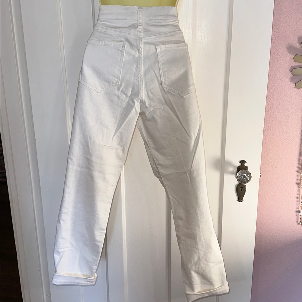 Old‎ Navy Bright White Boyfriend Straight Leg Jeans - Picture 4 of 8